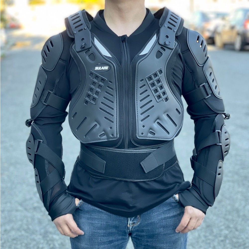 Motorcycle Riding Armor - Picture 2 of 12
